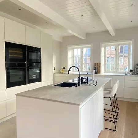 Reethues Oevenum- Klassik Trifft Auf Moderne Holiday home Oevenum